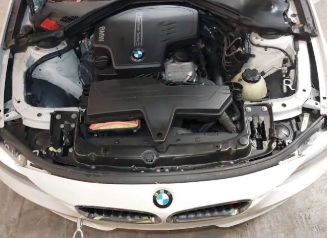 Photo 9 VIN: WBA3A5C59CF258532 - BMW 3 SERIES 