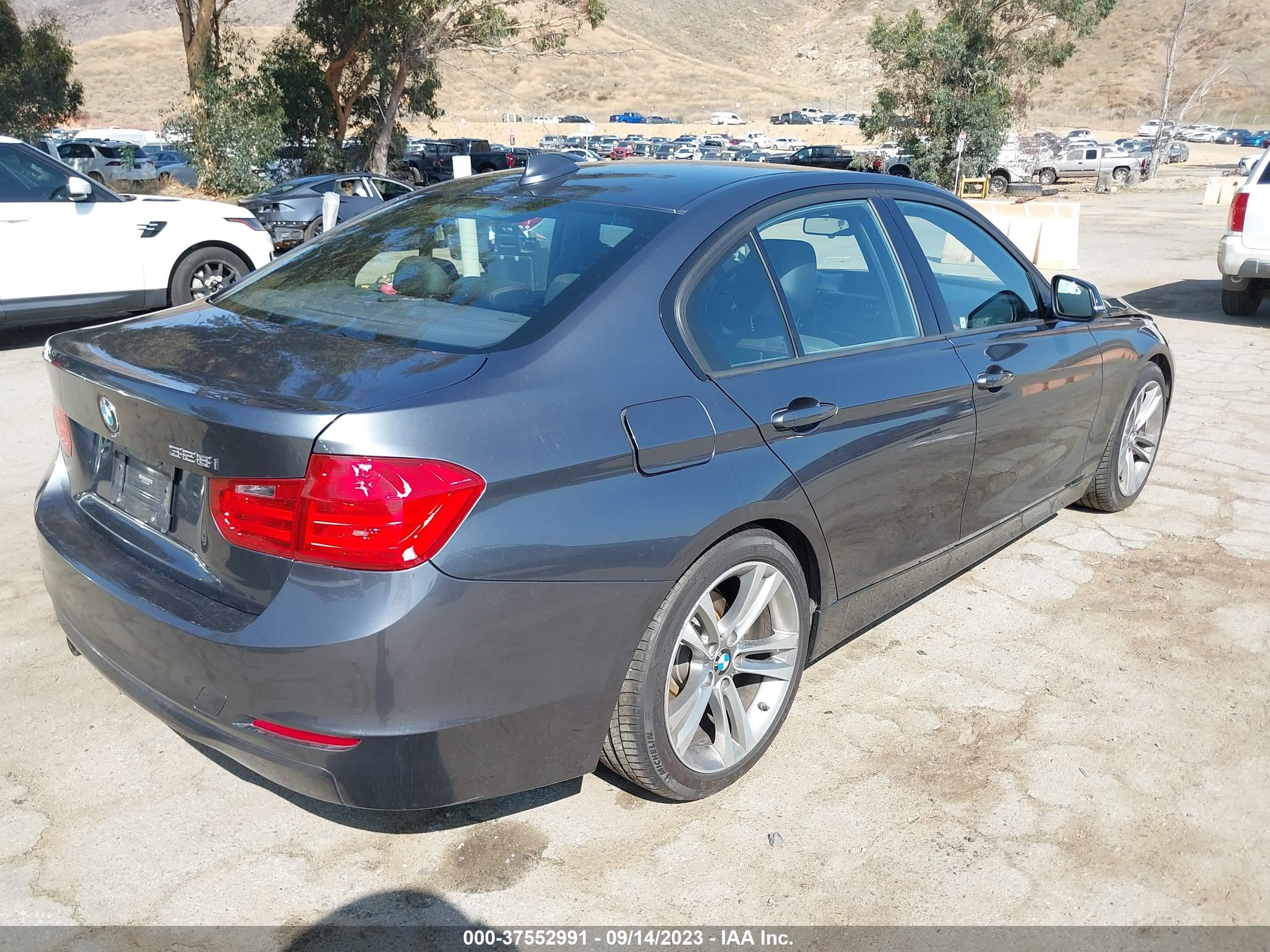 Photo 3 VIN: WBA3A5C59DJ461600 - BMW 3ER 