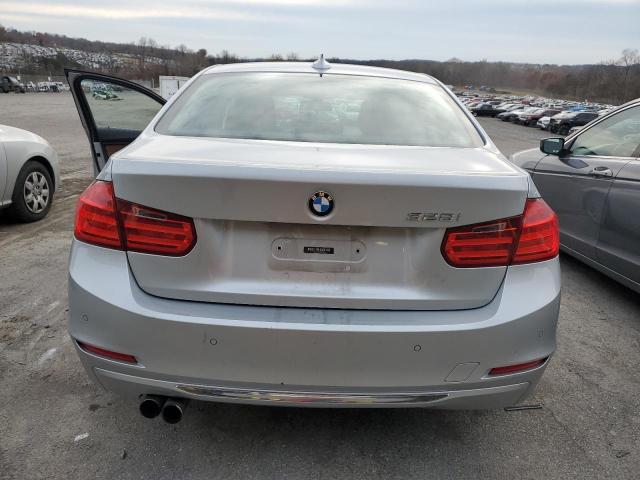 Photo 5 VIN: WBA3A5C5XCF256420 - BMW 3 SERIES 