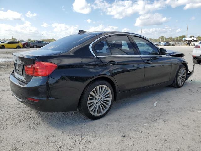 Photo 2 VIN: WBA3A5C5XCF257826 - BMW 3 SERIES 