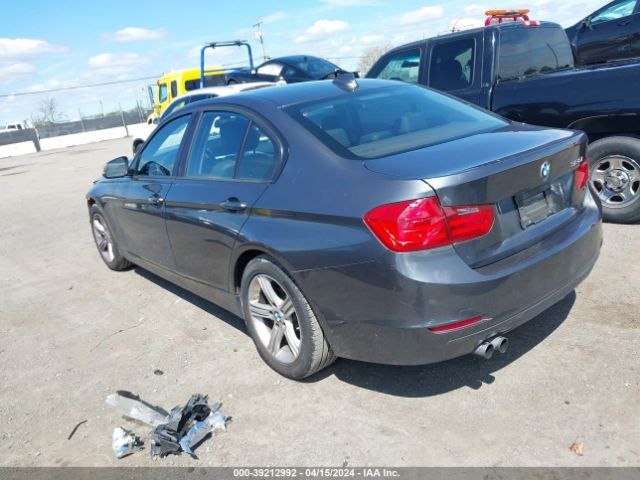 Photo 2 VIN: WBA3A5C5XCF258829 - BMW 328I 