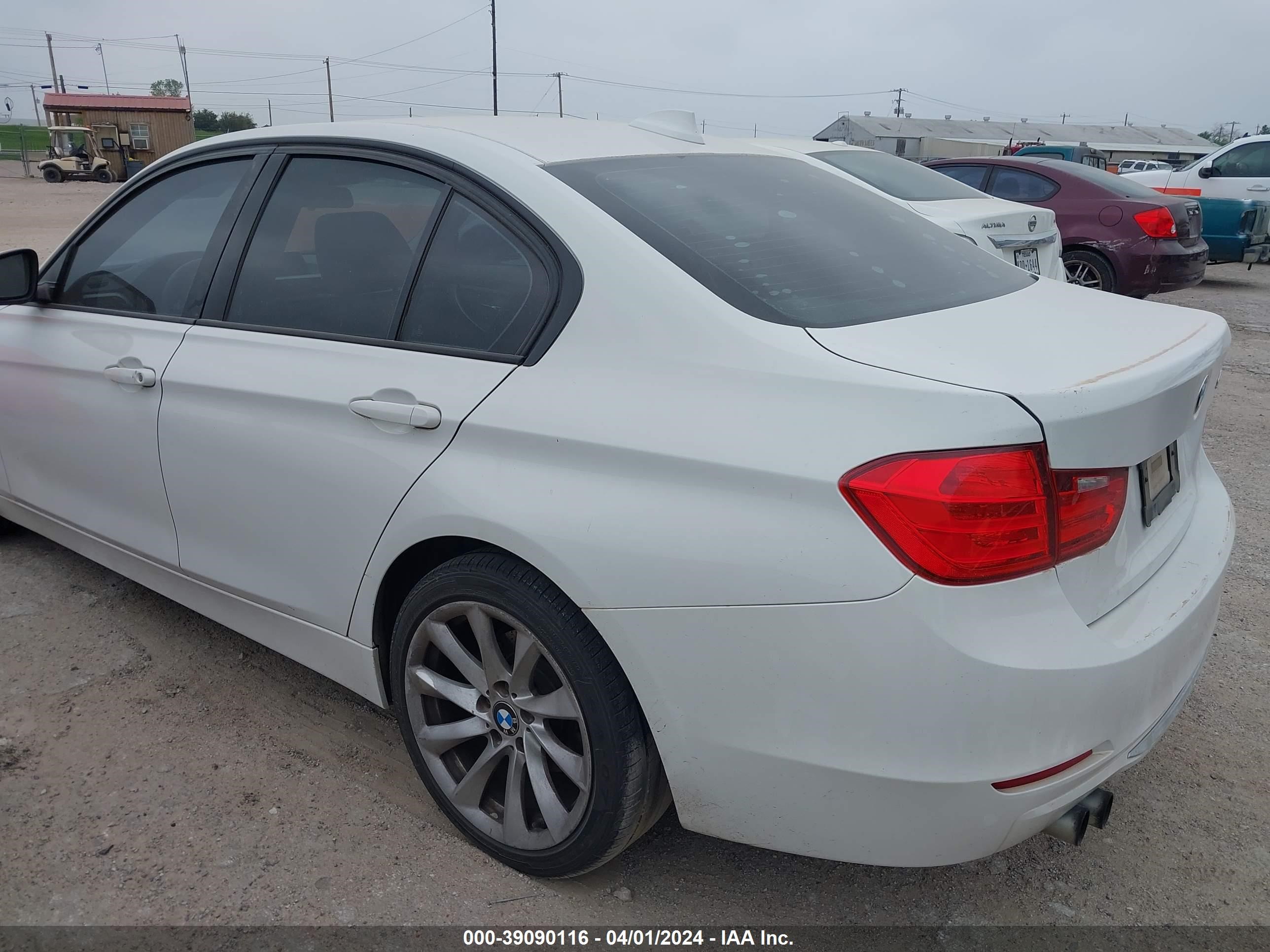 Photo 2 VIN: WBA3A5C5XCF259673 - BMW 3ER 