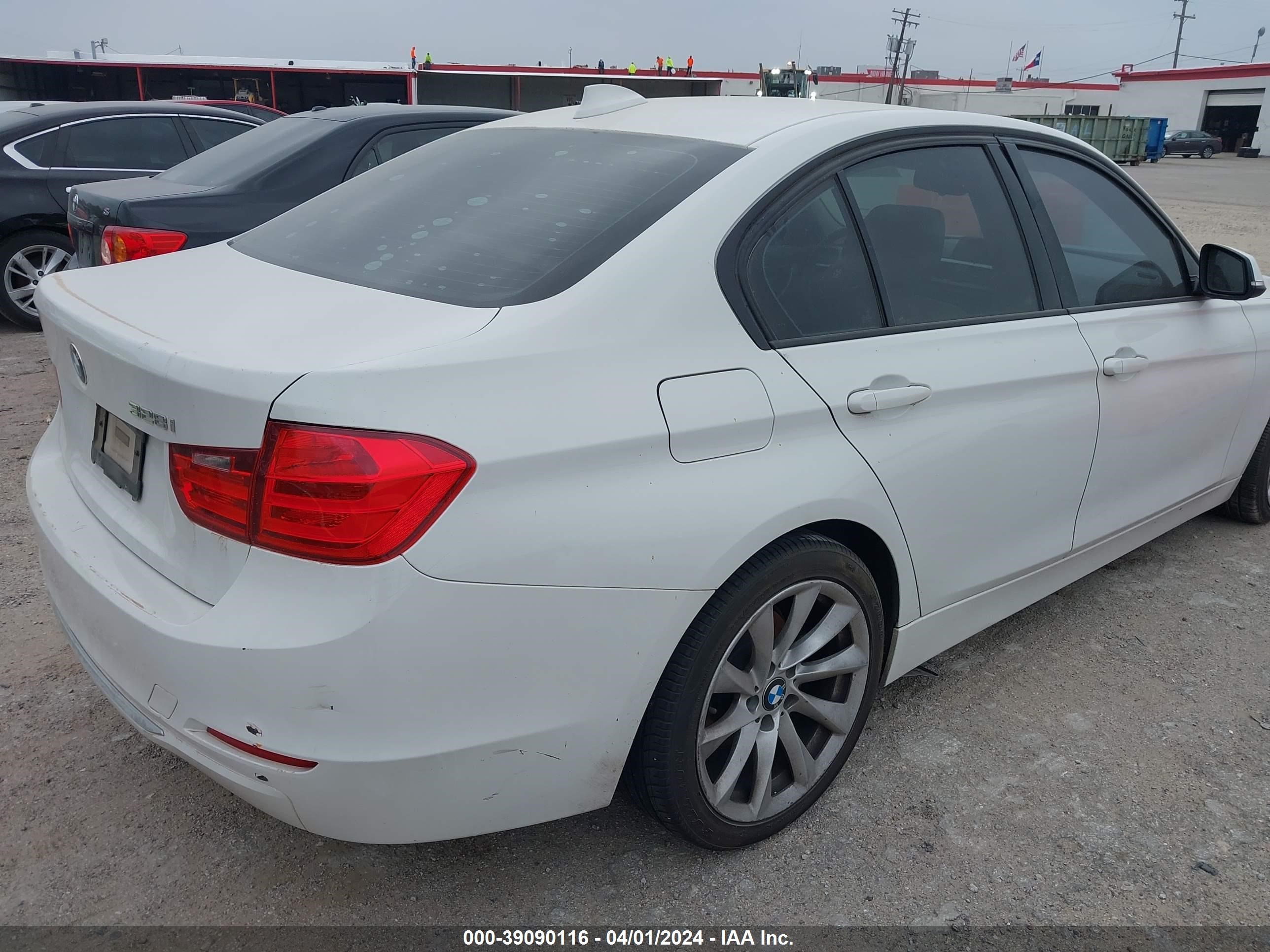 Photo 3 VIN: WBA3A5C5XCF259673 - BMW 3ER 