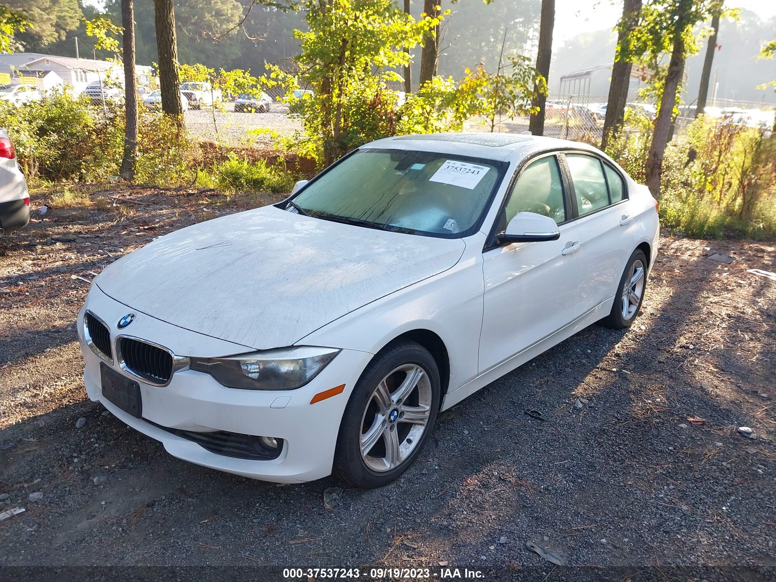 Photo 1 VIN: WBA3A5C5XCF341158 - BMW 3ER 