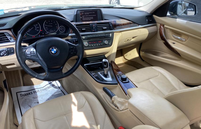 Photo 8 VIN: WBA3A5C5XDF352033 - BMW 328I 