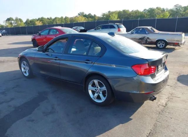 Photo 2 VIN: WBA3A5C5XDF601334 - BMW 3 SERIES 