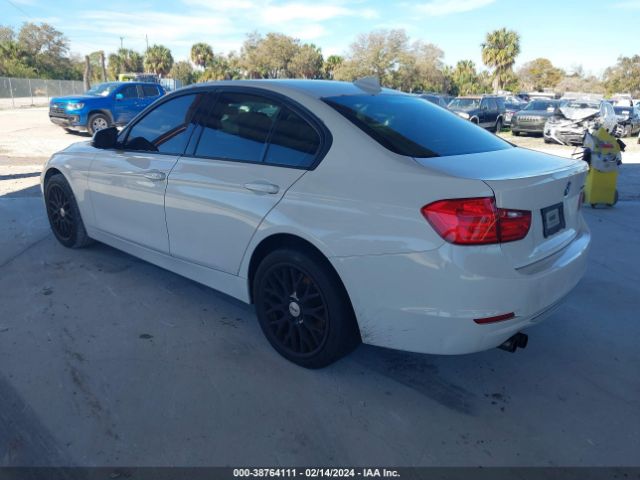 Photo 2 VIN: WBA3A5G50CNP15616 - BMW 328I 