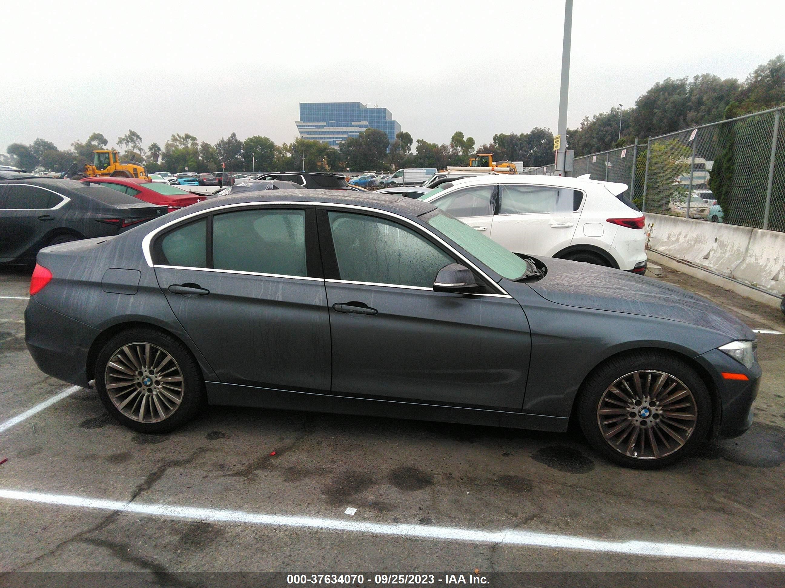 Photo 12 VIN: WBA3A5G50CNP16328 - BMW 3ER 