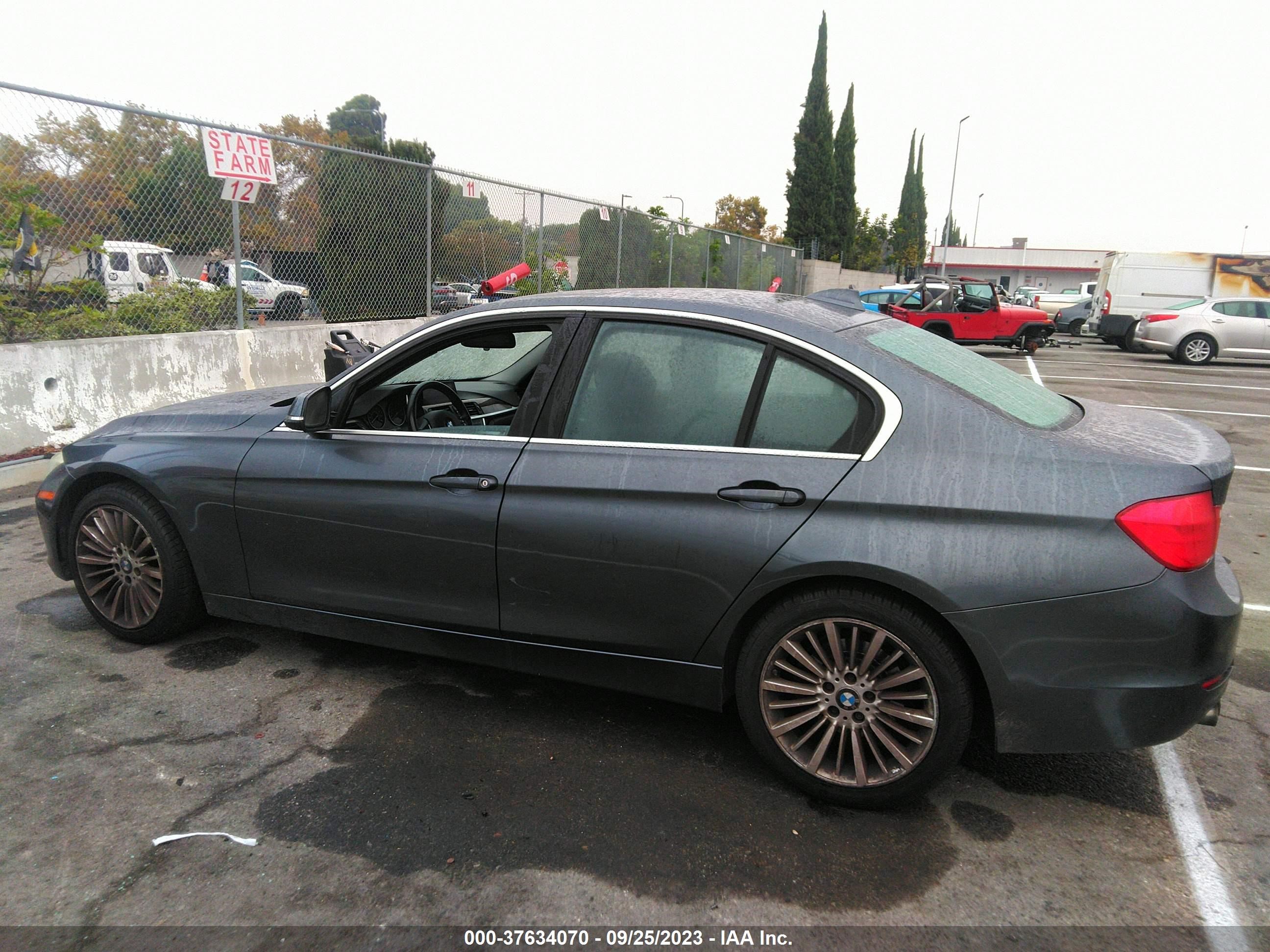 Photo 13 VIN: WBA3A5G50CNP16328 - BMW 3ER 