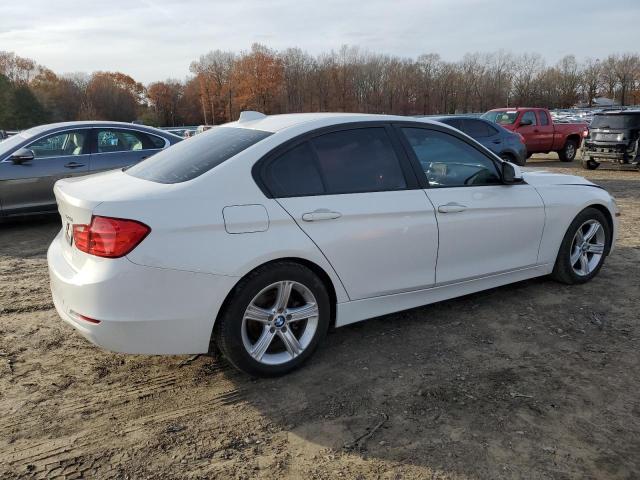 Photo 2 VIN: WBA3A5G50DNP21417 - BMW 3 SERIES 