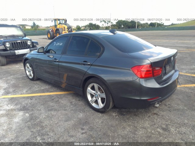 Photo 2 VIN: WBA3A5G50DNP25578 - BMW 3 