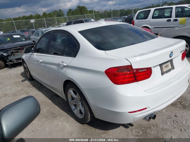 Photo 2 VIN: WBA3A5G50DNP25595 - BMW 328I 