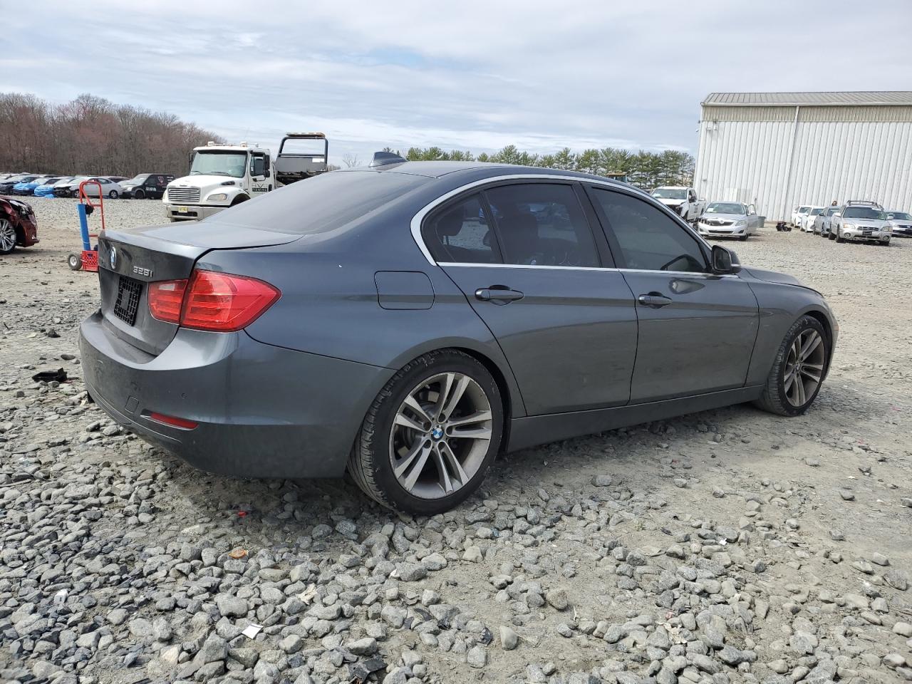 Photo 2 VIN: WBA3A5G50FNP34526 - BMW 3ER 