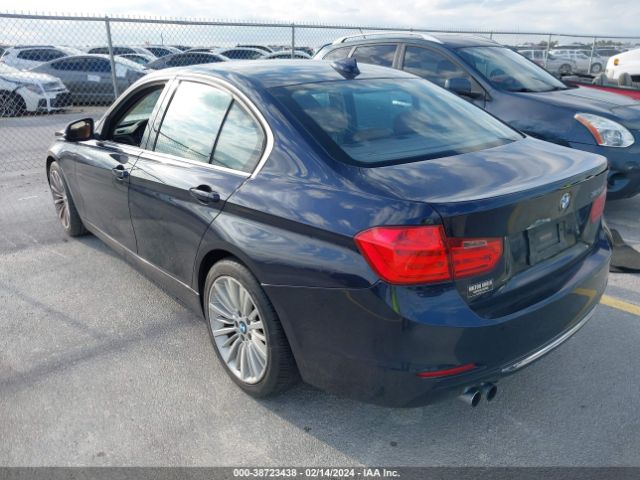 Photo 2 VIN: WBA3A5G51CNP17097 - BMW 3 SERIES 