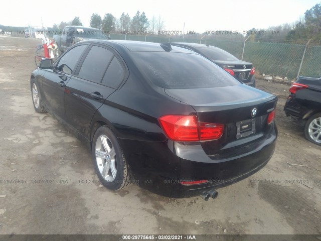 Photo 2 VIN: WBA3A5G52CNP16203 - BMW 3 