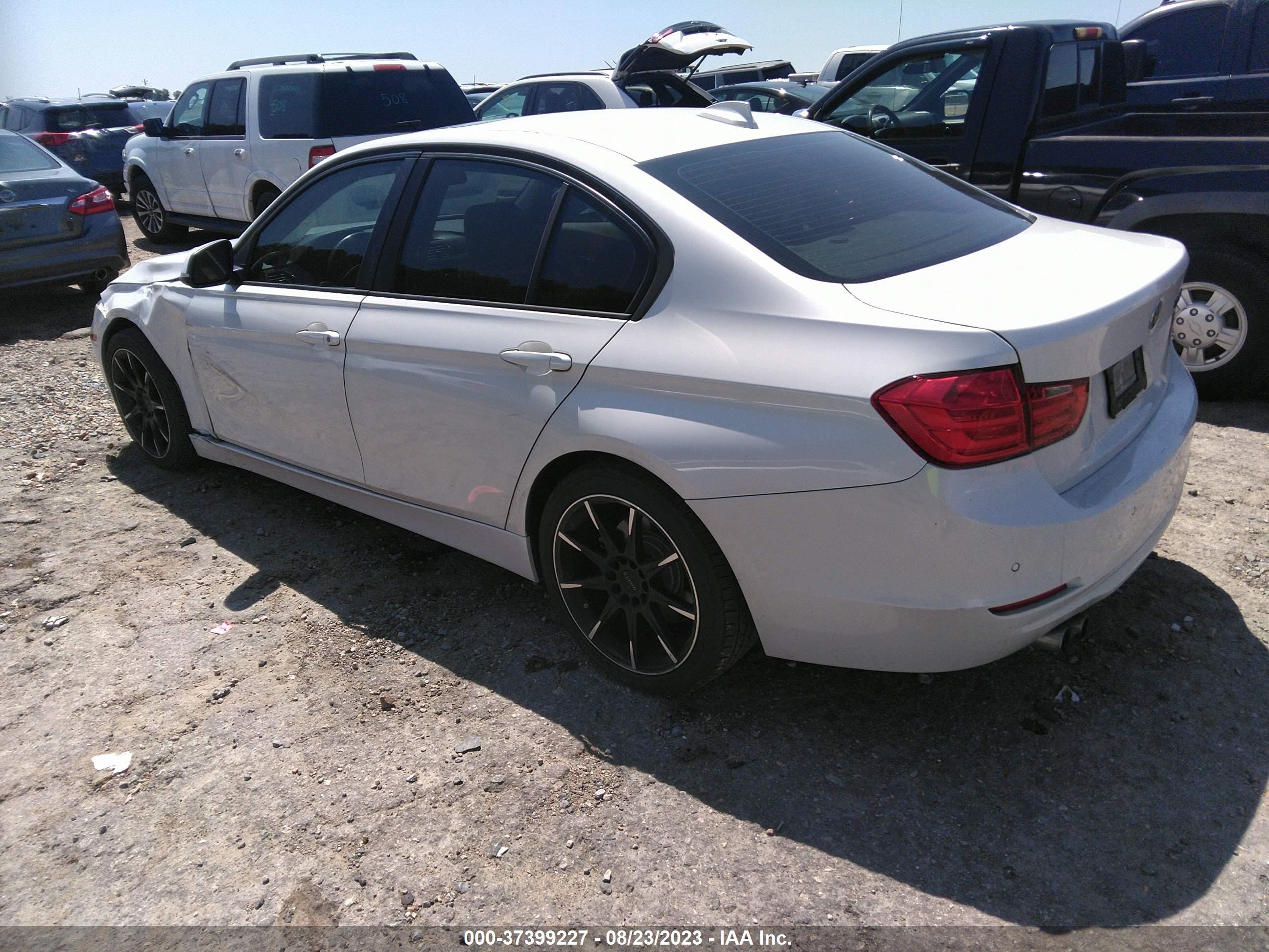 Photo 2 VIN: WBA3A5G52ENP31609 - BMW 3ER 