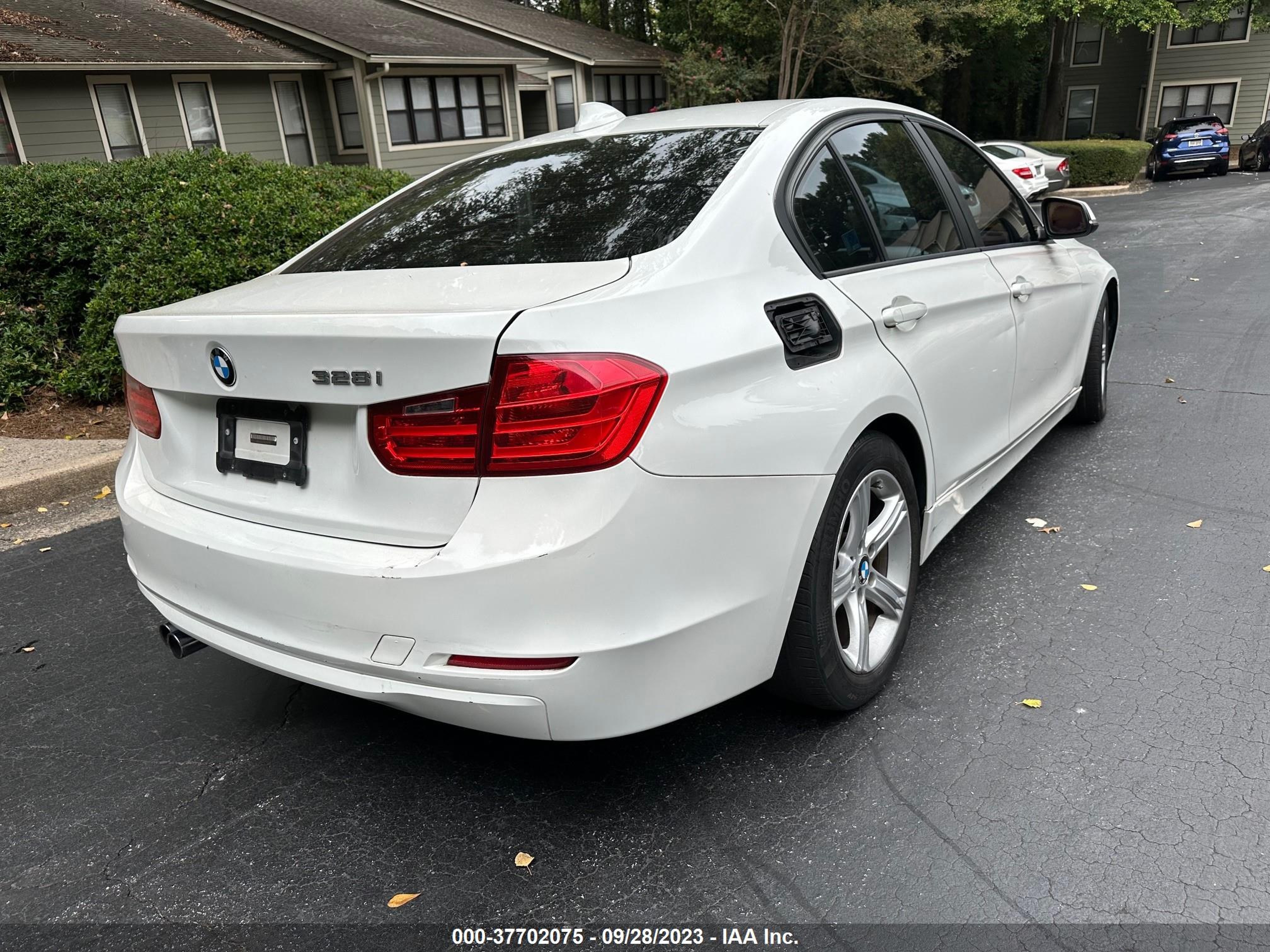 Photo 3 VIN: WBA3A5G53DNP23792 - BMW 3ER 