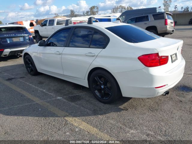 Photo 2 VIN: WBA3A5G55CNP16602 - BMW 328I 