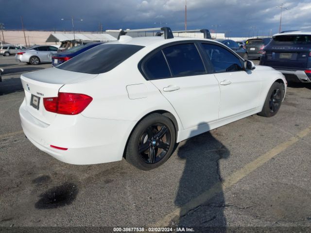 Photo 3 VIN: WBA3A5G55CNP16602 - BMW 328I 