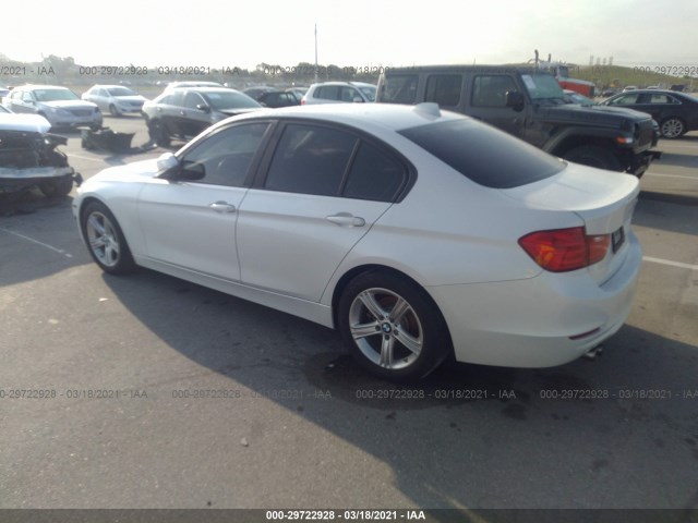 Photo 2 VIN: WBA3A5G56FNS90312 - BMW 3 