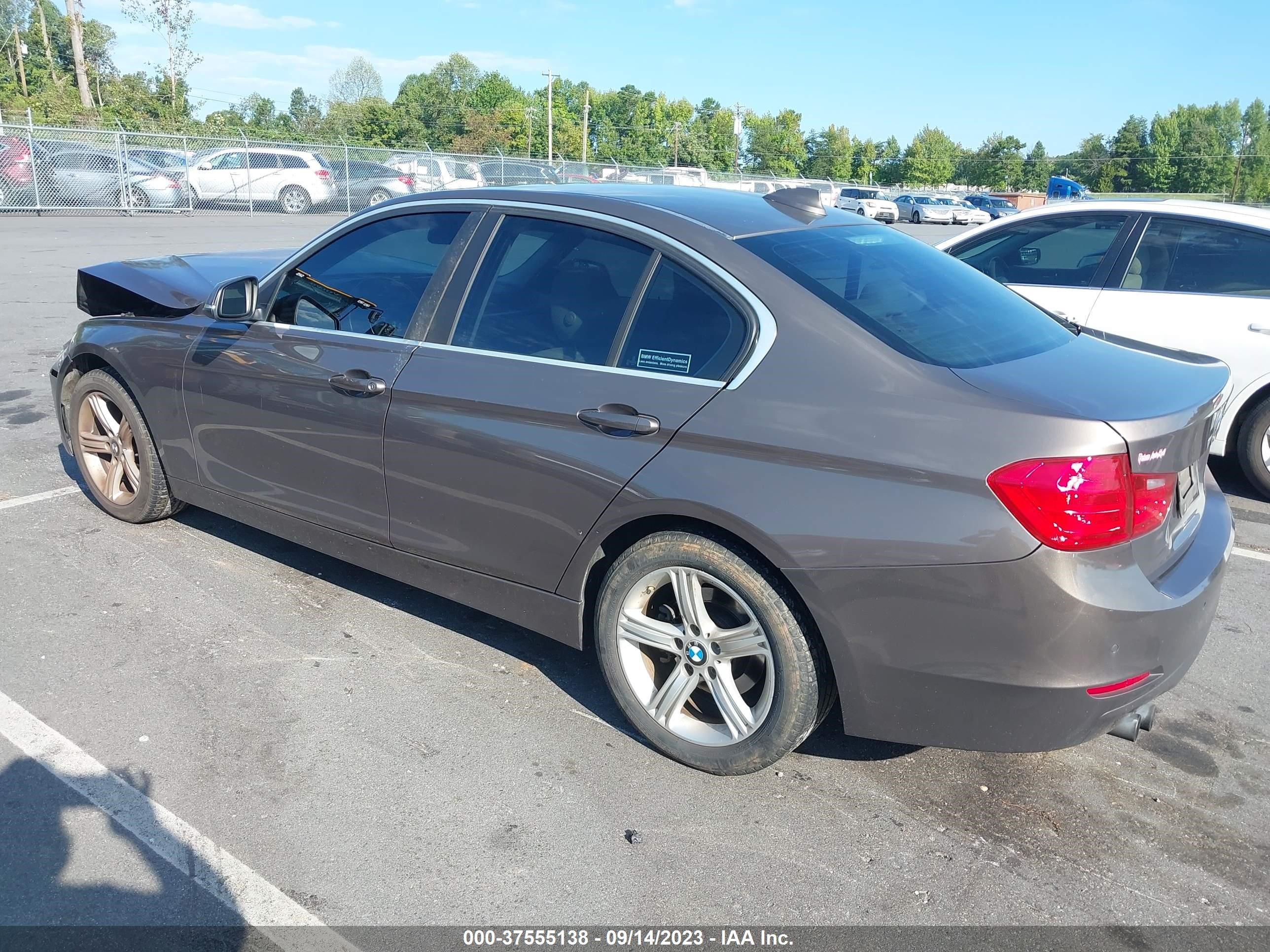 Photo 2 VIN: WBA3A5G59FNS82138 - BMW 3ER 