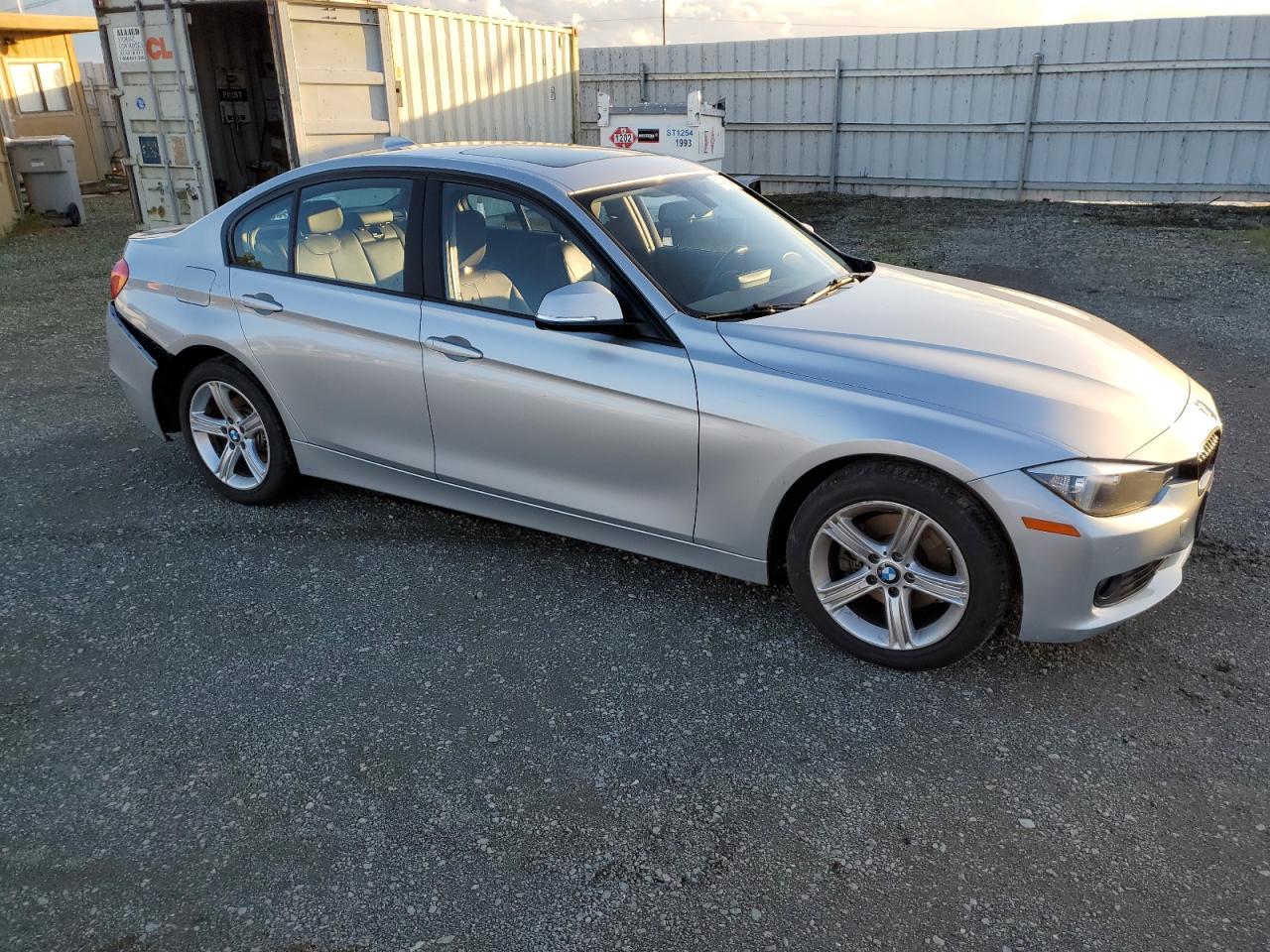 Photo 3 VIN: WBA3A5G59FNS90885 - BMW 3ER 