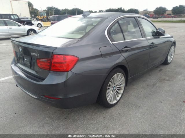 Photo 3 VIN: WBA3A5G5XCNP17065 - BMW 3 