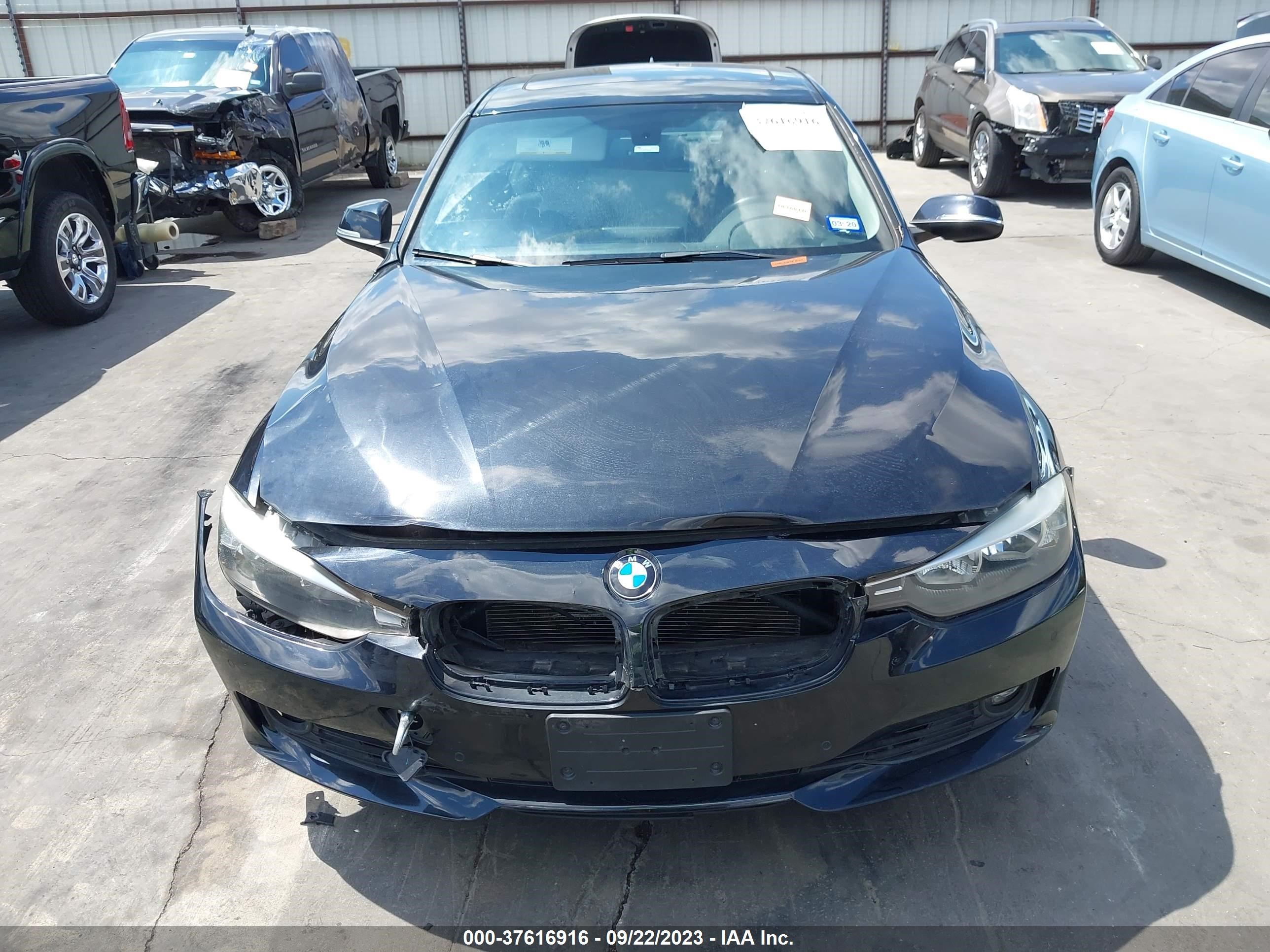 Photo 12 VIN: WBA3A5G5XENP33432 - BMW 3 SERIES 