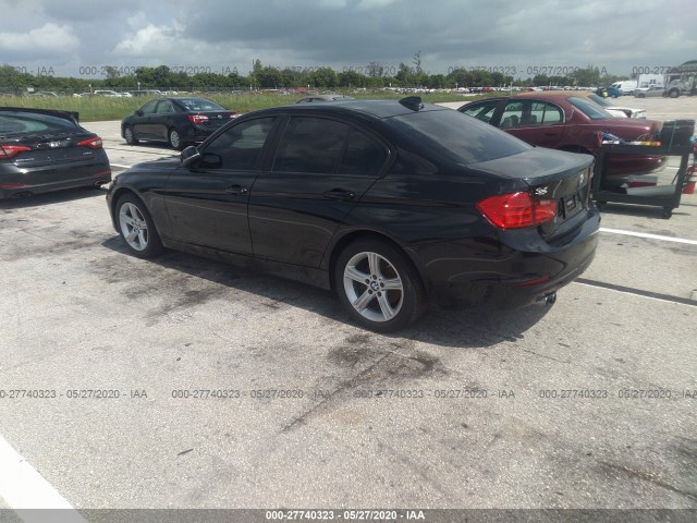 Photo 2 VIN: WBA3A5G5XFNS87090 - BMW 3 