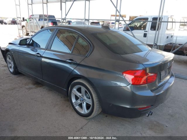 Photo 2 VIN: WBA3A5G5XFNS87719 - BMW 328I 