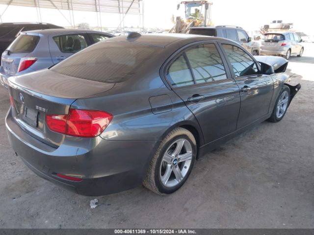 Photo 3 VIN: WBA3A5G5XFNS87719 - BMW 328I 