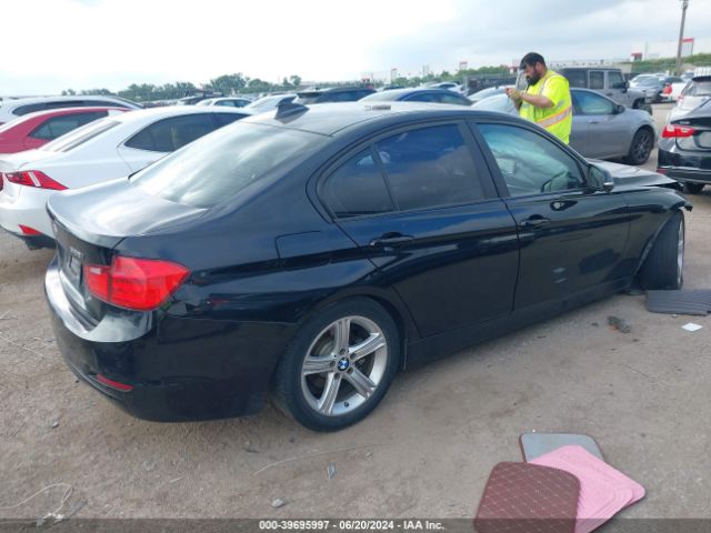 Photo 3 VIN: WBA3A5G5XFNS90961 - BMW 328I 