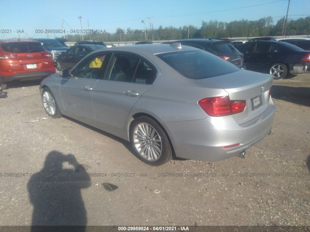 Photo 2 VIN: WBA3A9C54FKW74815 - BMW 3 