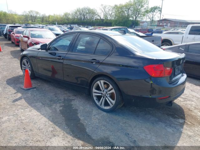 Photo 2 VIN: WBA3A9G51DNP36189 - BMW 335I 