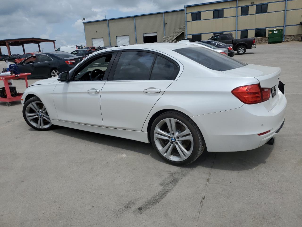 Photo 1 VIN: WBA3A9G54FNT09138 - BMW 3ER 