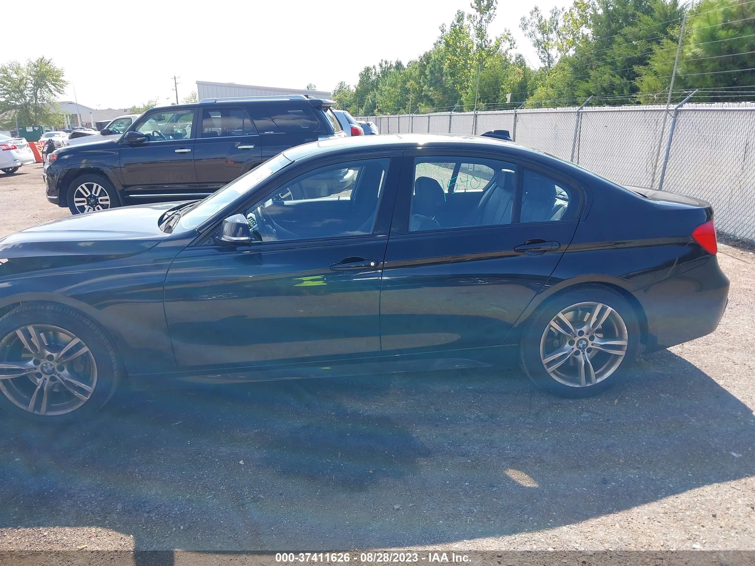 Photo 13 VIN: WBA3A9G56ENS64606 - BMW 3ER 