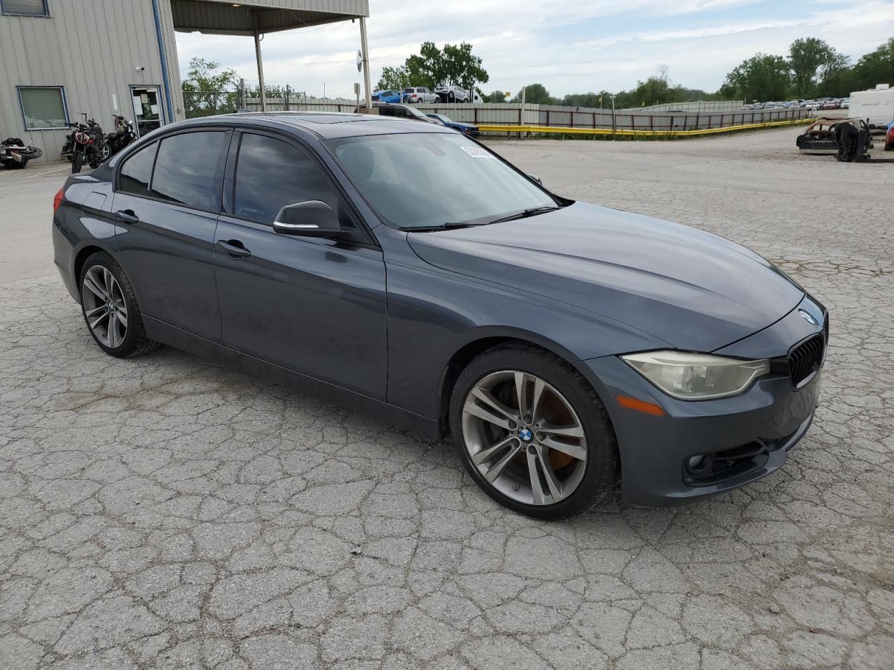 Photo 3 VIN: WBA3A9G57ENS64825 - BMW 335 I 