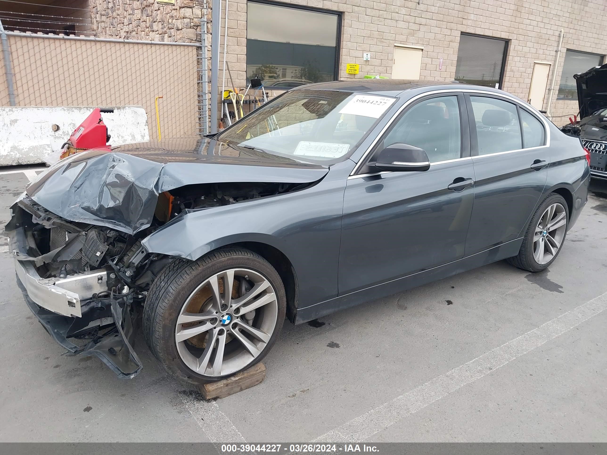 Photo 1 VIN: WBA3A9G58FNT09367 - BMW 3 SERIES 