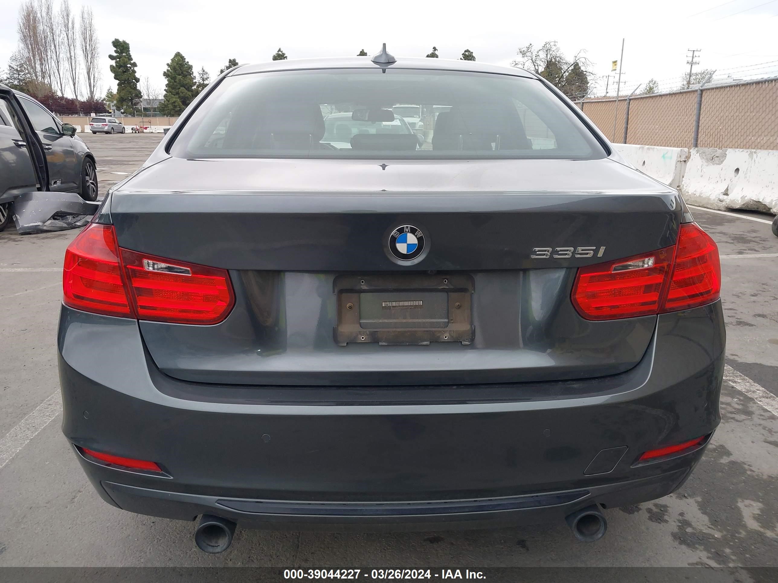 Photo 16 VIN: WBA3A9G58FNT09367 - BMW 3 SERIES 