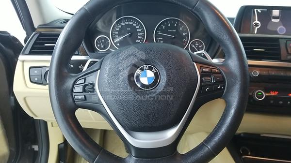 Photo 12 VIN: WBA3B1104DF385073 - BMW 320I 