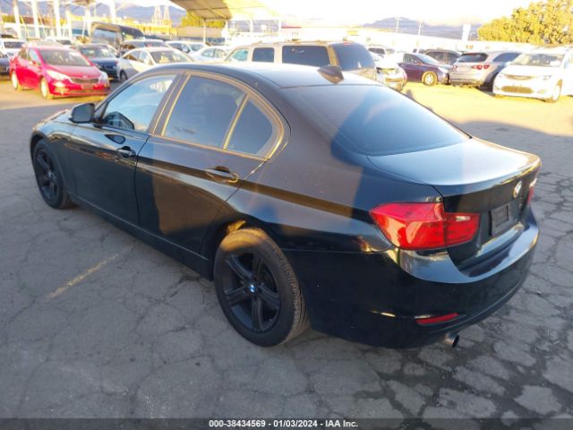 Photo 2 VIN: WBA3B1C50DF461798 - BMW 320I 