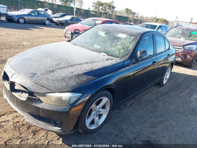 Photo 1 VIN: WBA3B1C50DK128184 - BMW 320I 