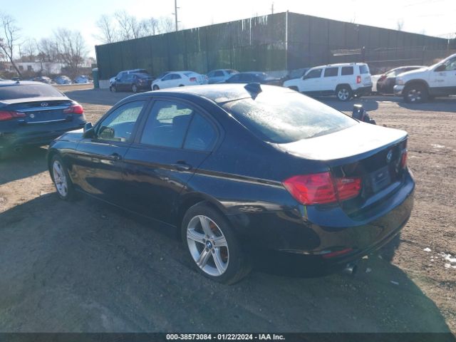 Photo 2 VIN: WBA3B1C50DK128184 - BMW 320I 