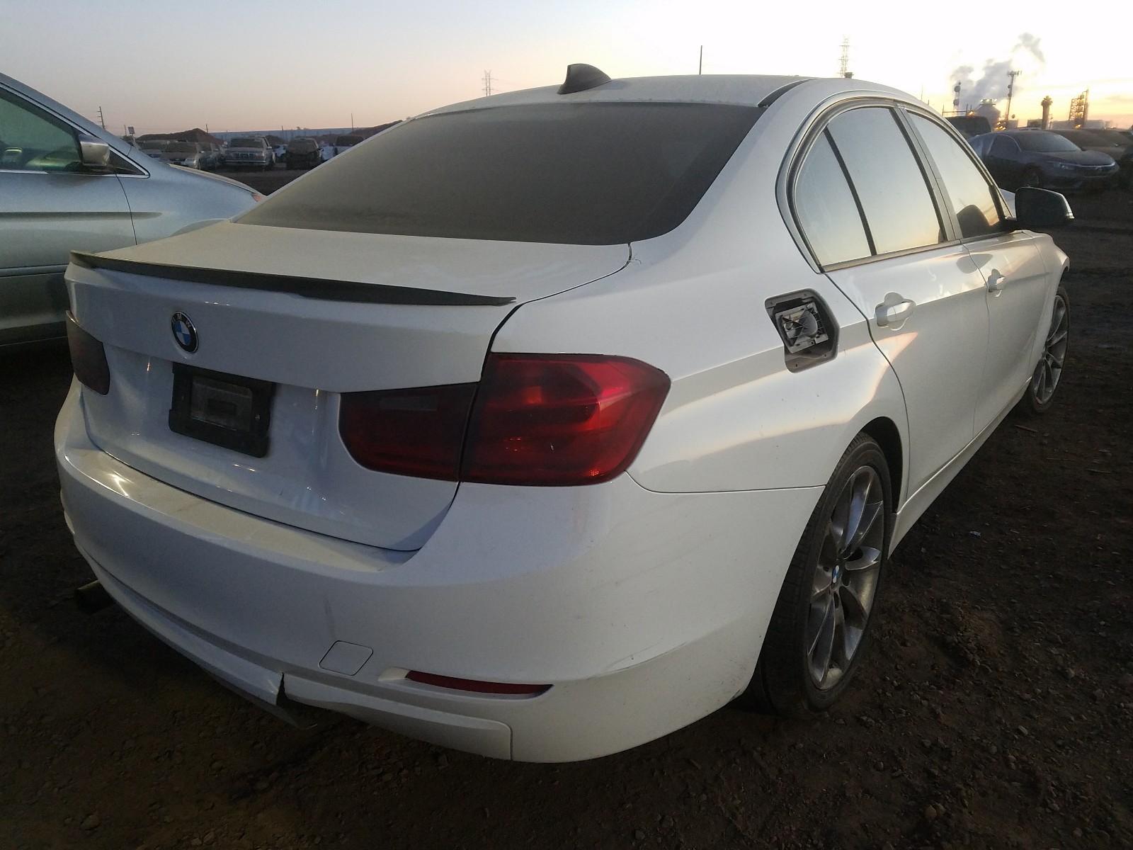 Photo 3 VIN: WBA3B1C50DK128914 - BMW 3 SERIES 