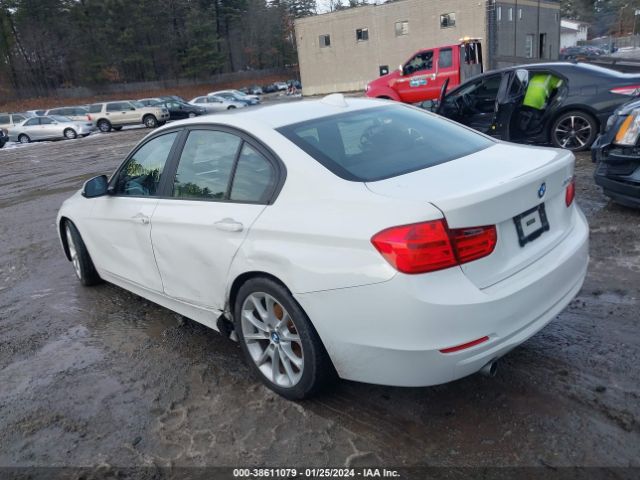 Photo 2 VIN: WBA3B1C50EF078574 - BMW 320I 