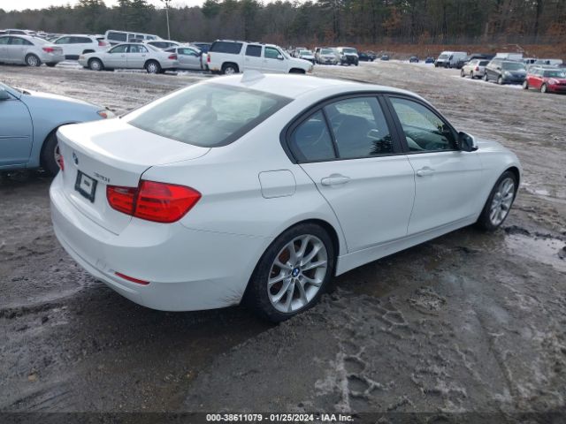 Photo 3 VIN: WBA3B1C50EF078574 - BMW 320I 