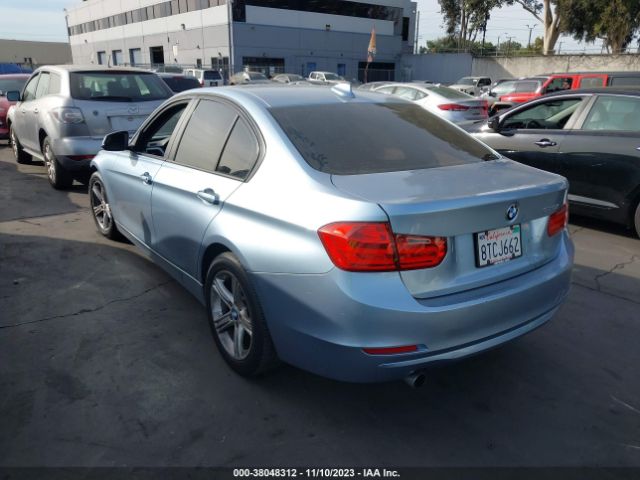 Photo 2 VIN: WBA3B1C50EK131068 - BMW 320I 