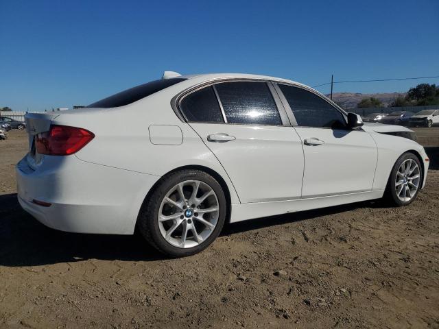 Photo 2 VIN: WBA3B1C50EP679347 - BMW 320 I 