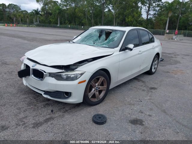 Photo 1 VIN: WBA3B1C51DK129912 - BMW 320I 