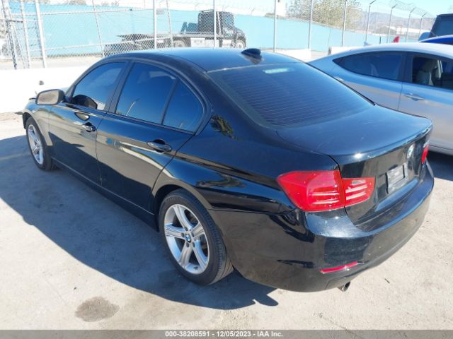 Photo 2 VIN: WBA3B1C51FK137897 - BMW 320I 